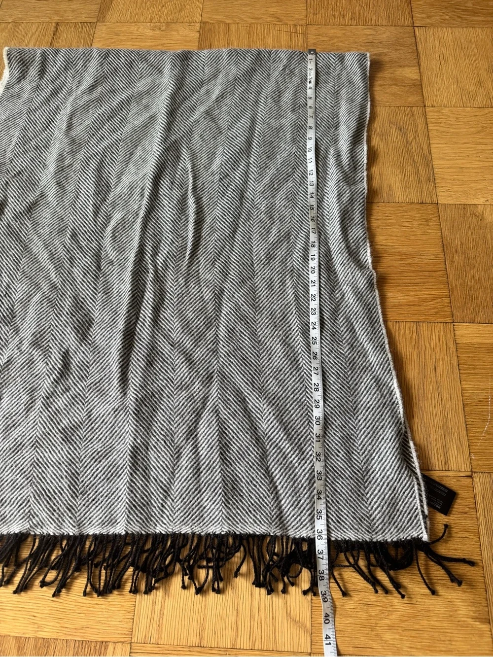SUISTUDIO Alpaca Blanket Scarf Fringe Large Wide Black White Suit Supply